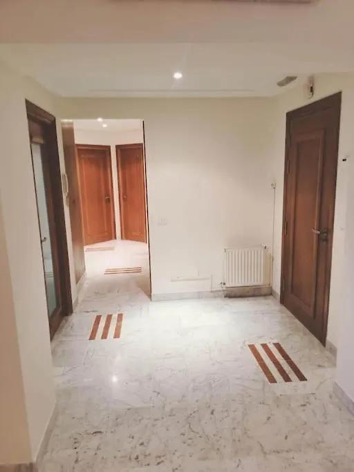 Tres Bel Appartement Idealement Place La Marsa Apartment
