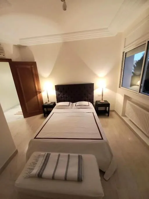 Tres Bel Appartement Idealement Place La Marsa Apartment